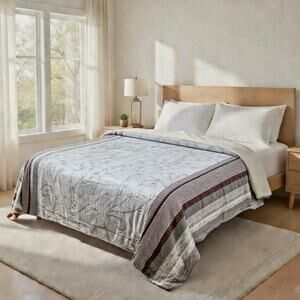 Cozy Queen Size Blanket - Plush & Warm with Vibrant Colors, Grey Flower